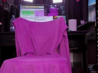 raissasky's CamSoda show and profile