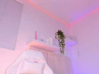pamela-white Live Webcam on {site_name}