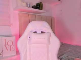 pamela-white's live room