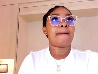 tamarazaki webcam model