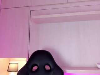 tamarazaki's CamSoda show and profile