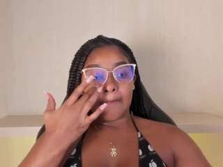 tamarazaki's CamSoda show and profile