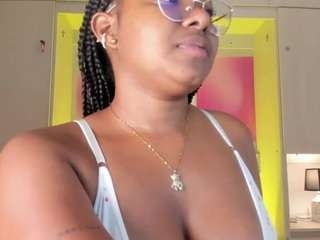 tamarazaki Live Webcam on CamSoda