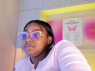 tamarazaki's CamSoda show and profile