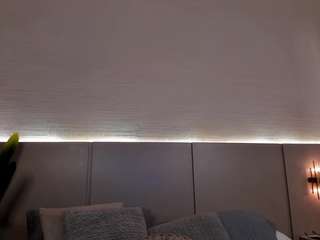 Live webcam model victoriabenedetti2 on Soda Cams