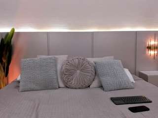 victoriabenedetti2's CamSoda show and profile