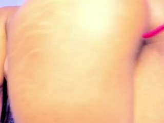 adelinee-18 webcam model