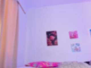 adelinee-18 webcam model