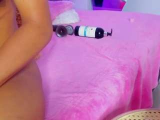 adelinee-18 webcam model