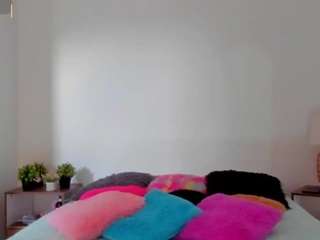 adelinee-18 webcam model