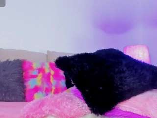 adelinee-18 Profile Image