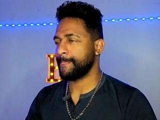 bbcblackhot33 webcam model