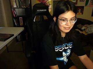 katinyellow webcam model