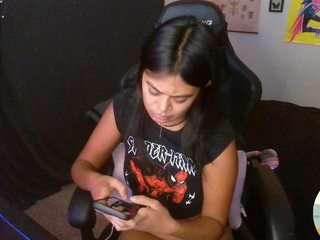 katinyellow live webcam show