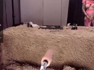 lilychanbaby Live Webcam on CamSoda