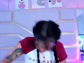 Nicolle's Live Sex Cam Show
