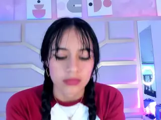 Nicolle's Live Sex Cam Show