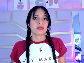 Nicolle's Live Sex Cam Show