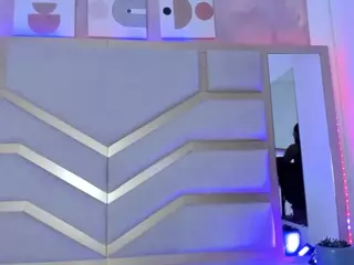 Nicolle's Live Sex Cam Show