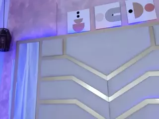 Nicolle's Live Sex Cam Show
