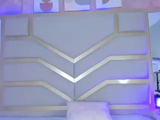 Nicolle's Live Sex Cam Show