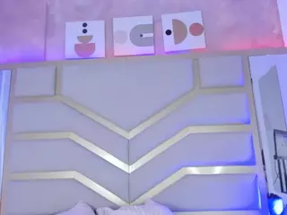 Nicolle's Live Sex Cam Show