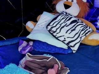 kiimberly-cute Live Webcam on CamSoda
