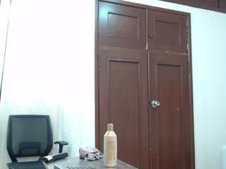 kyliebenson webcam model