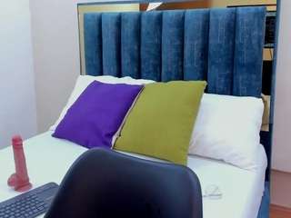 kyliebenson's CamSoda show and profile