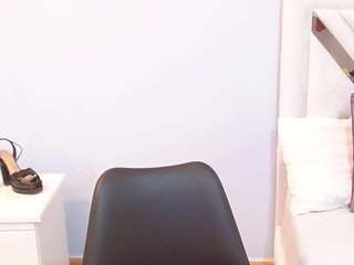kyliebenson's live room