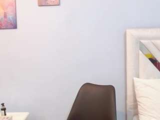kyliebenson's live room