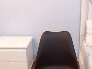 Live cam show with KylieBenson