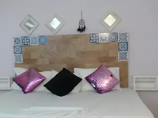 KylieBenson's Live Sex Cam Show
