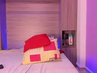 PamelaaSaenzz's Live Sex Cam Show