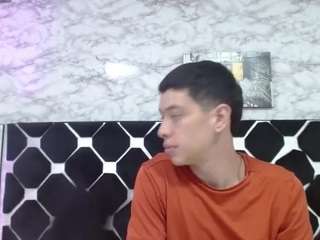 domiinate's CamSoda show and profile