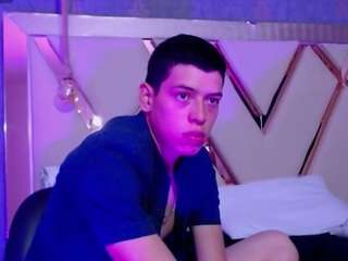 domiinate webcam model