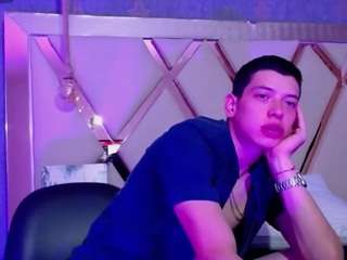 domiinate Sex Cam Show