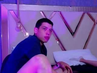domiinate Sex Cam Show