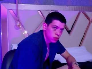 domiinate Sex Cam Show