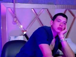 domiinate Sex Cam Show