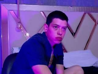Domiinate's cam show statistics and live stream