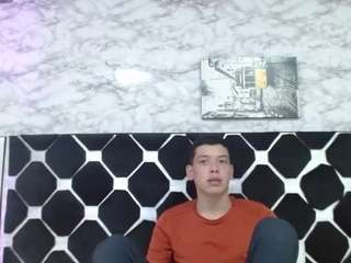 Domiinate's cam show statistics and live stream