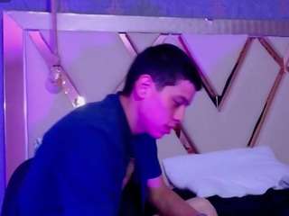 Domiinate live cam preview