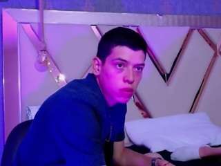 Domiinate live cam preview