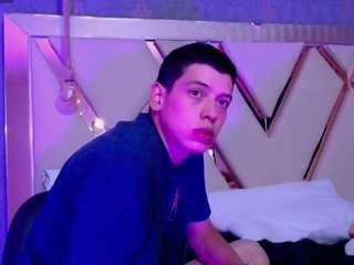 Domiinate live cam preview