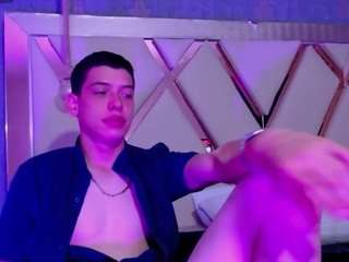 Domiinate live cam preview