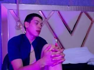 Domiinate live cam preview