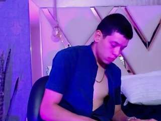 Domiinate live cam preview