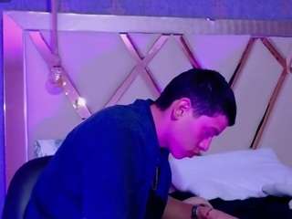 Domiinate live cam preview