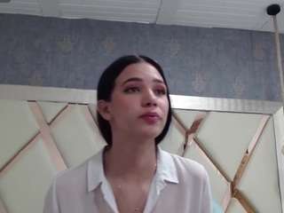 Domiinate live cam preview